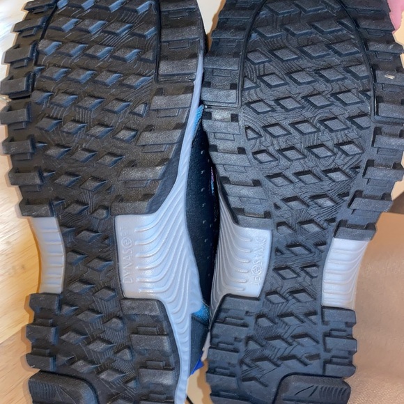 New Balance Shando trail shoes. Women’s size 9. - Picture 7 of 7